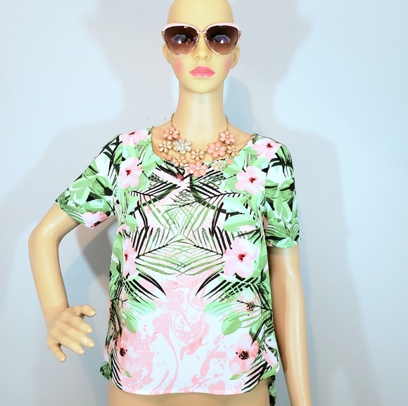 Rose & Olive Tops - Rose & Olive Hawaiian Short Sleeve top